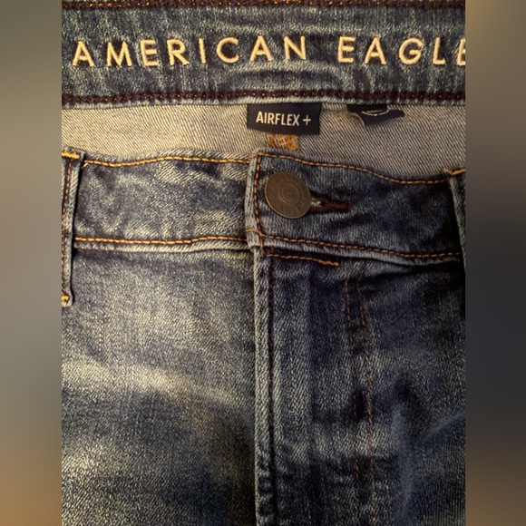 American Eagle  🦅  AirFlex + Ultra Soft Athletic Fit Jean - Picture 14 of 15